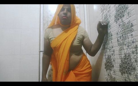 Hot Sonusissy Navel Strp in Saree