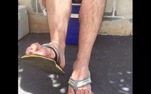 Worn Out Flip Flops / Thongs Slapping Against My Naked Male Soles Feels so Nice - Manly Foot