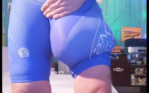 Freeballing in Spandex Gear