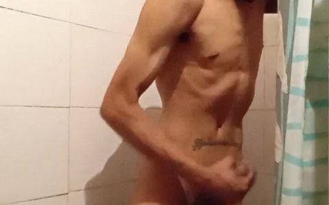 Jhoan Masturbates in The Shower