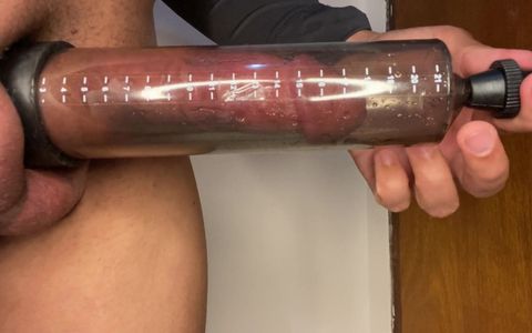 Day to Surprise Your Girlfriend with a Bigger and Thicker Penis with the Penis Pump