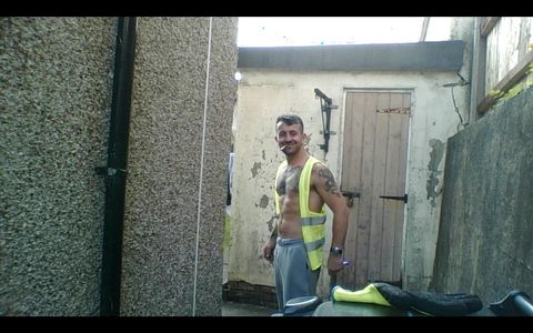 Carl Working in His Filthy Hi Vis Workwear Give Us a Nice Cum Shot in the Shower