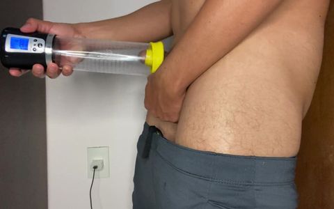 Great Suction of a Small Dick That Dreams of Becoming Big with the Penis Pump