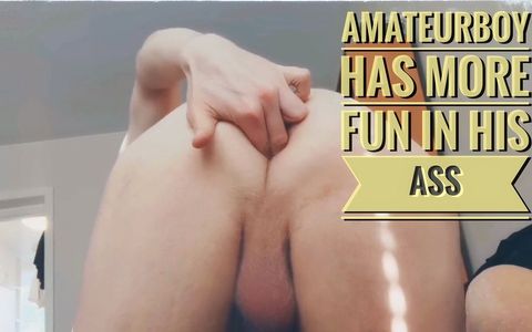 Amateur Boy Has so Much Fun Inside His Ass