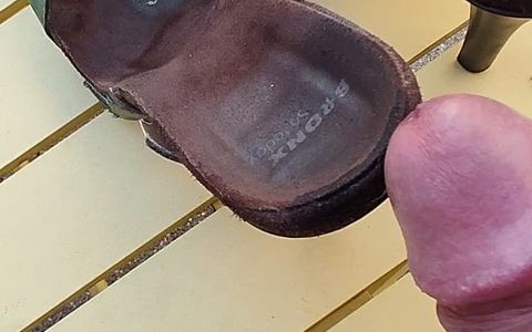 Jerking my cock and cumming on shoes