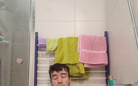 Video of me playing alone in the bath!