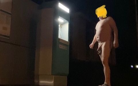 Nude walk on trainstations