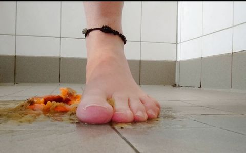 Sticky feet in the shower