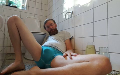 Piss lover - fun in toilet part 01