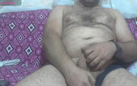 Masculine Bear at Home Cums