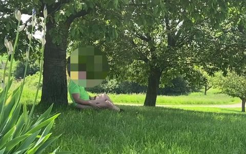 Risky Masturbation in Public Park Huge Cumshot