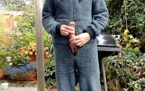 Rockardglans Outdoor Onesie Wank for Neighbors