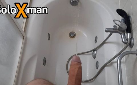 Horny Boy Peeing His Golden Rain in the Bathtub - Soloxman