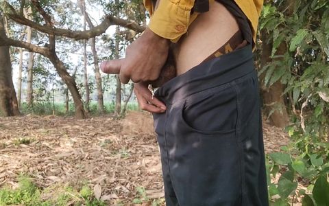 Big Lund Masturbation in Public Forest.