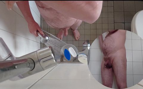 Horny Gay Pissing in the Shower