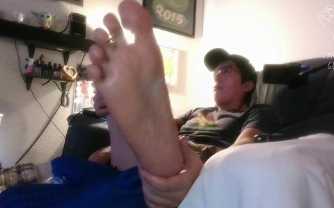 Amputee Gives Self a Footjob Creampie