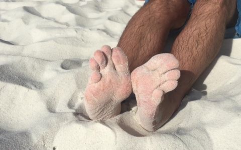 Morning Wood Looking for Someone to Come Sit on My Hard Cock - Manlyfoot Roadtrip - Hyams Beach