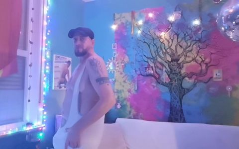 Crazy daddy dancing and Givin show