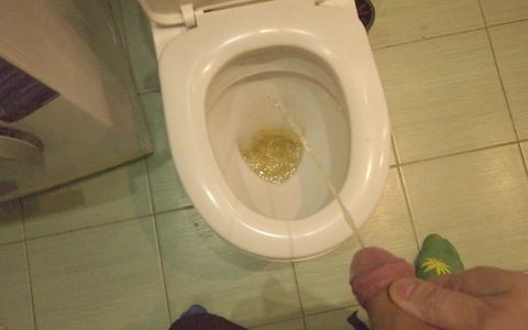 Pissing in Toilet POV