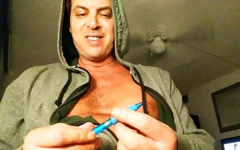 Male Celebrity Sex Tape Dad Takes Dare to Fuck Pen on Instagram @countcory