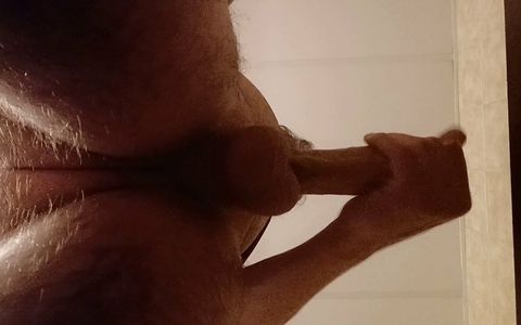 Hairy Local Guy Cumshot