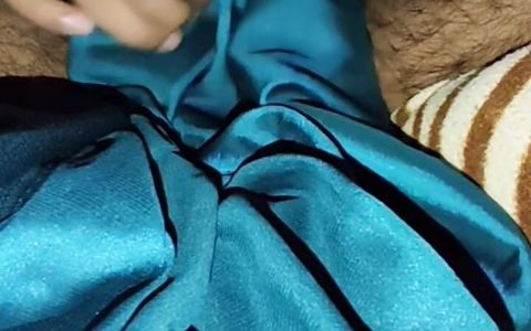 Dick Head Rub with Satin Silky Green Saree of Neighbour Chachi (29)