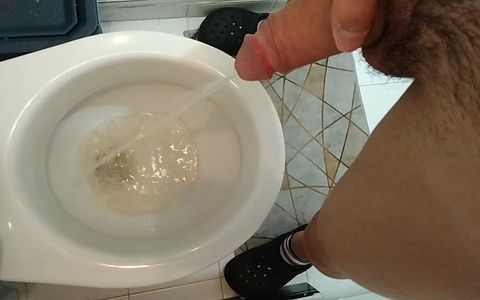 Huge pissing