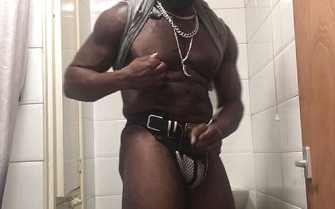 Black bodybuilder intense edging and solo nipple play