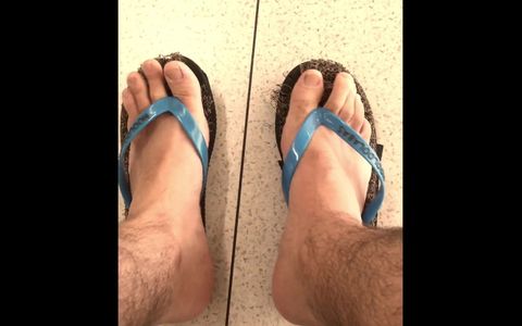 My Flip Flops Want to Show off My Feet Tops - Feet