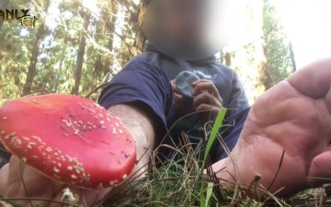 They Call Me Manlyfoot - Barefoot Naked Outdoors- Mushroom Picking in the Woods