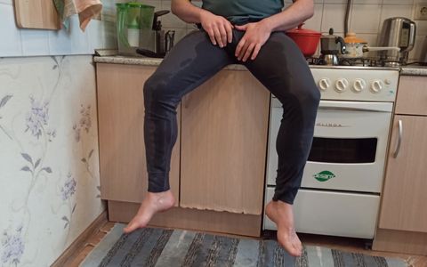 Pissing in the Kitchen and Masturbate After Long Pee in Leggings