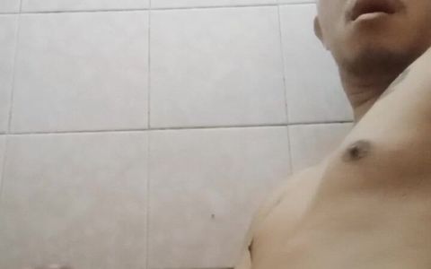 Kraken - Asia Teen Toilet Wanking