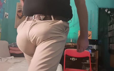 Fan Give Me These Pants to Fit on