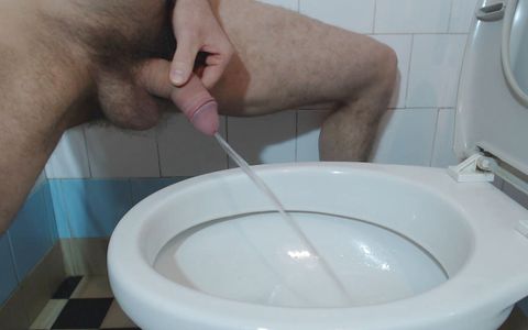 Tivadar73 Pissing.