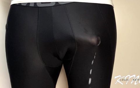 2 Hands Free Cumshots in 5 Minutes