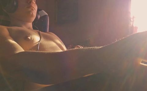 Young Gamer Cums on His Body