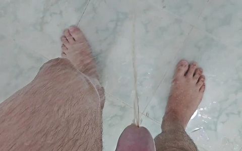 FETISH - BOY PEE IN THE SHOWER