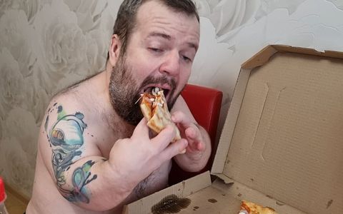 Midget Eats Pizza Like a Pig and Then Cum on the Crusts