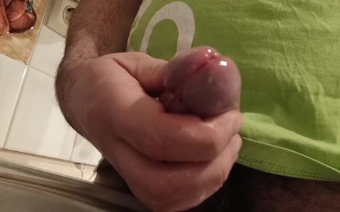 Morning Pee an Cum in the Sink. Peehole Playing.