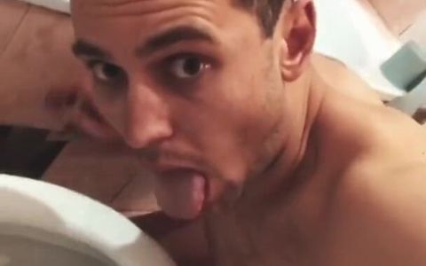 An 18-year-old Boy Licks Urine From the Toilet, Telling How Tasty It Is to Him
